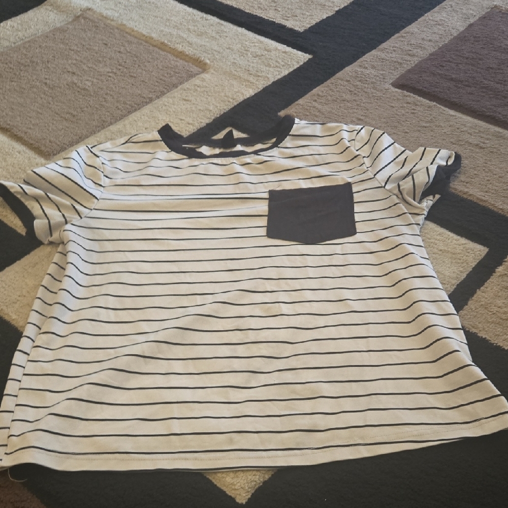 SHEIN Black and White Striped Kids Tee with Pocket
